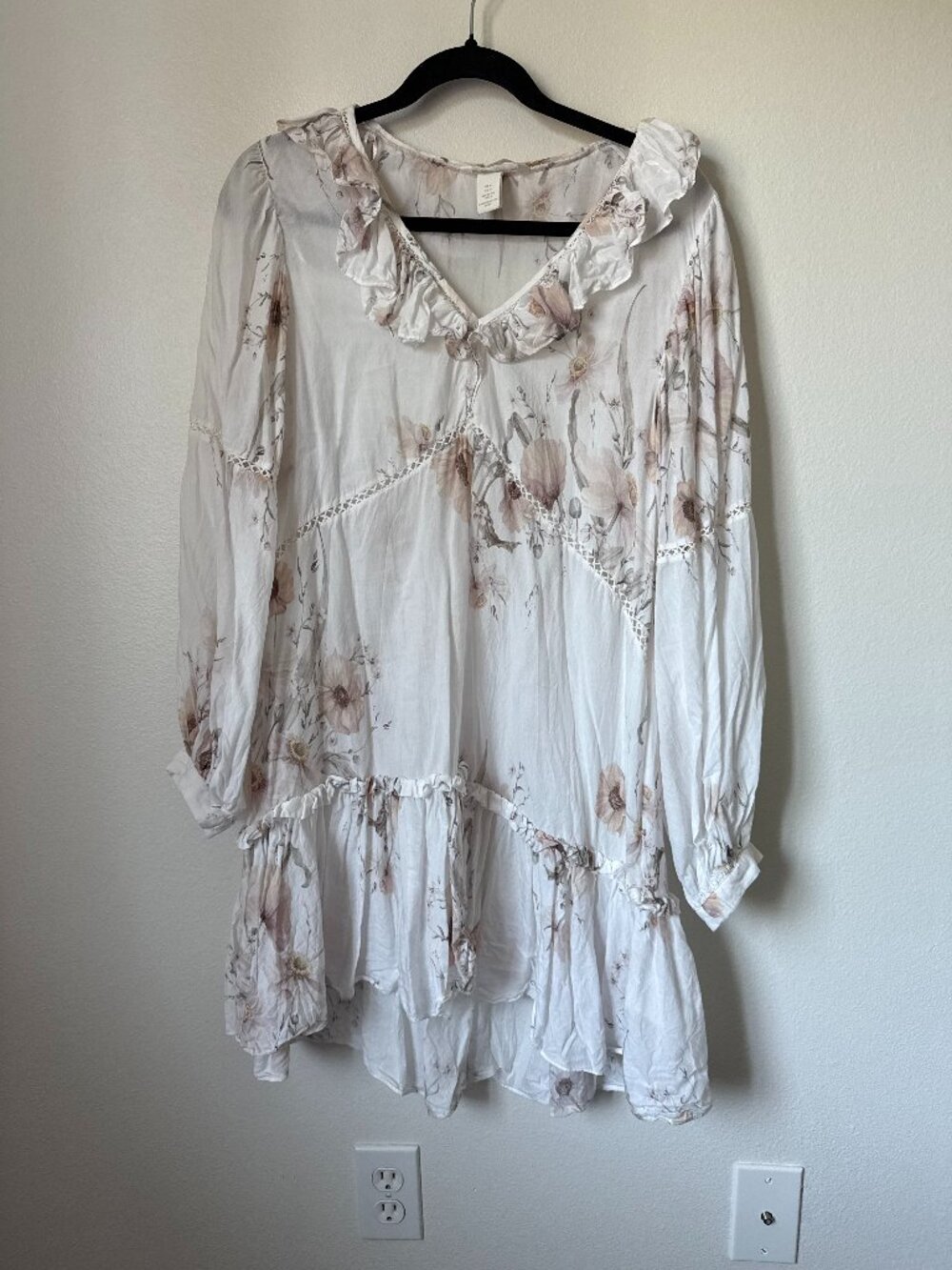H&M Muted Floral Ruffle V-Neck Long Sleeve Midi Dress Size 6